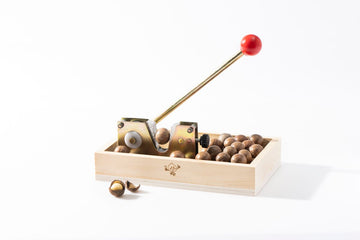Macadamia nut cracker